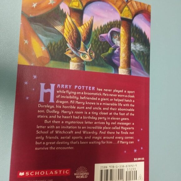 Harry Potter Two Books (Sorcerer's Stone & Prisoner of Azkaban) - Picture 3 of 5